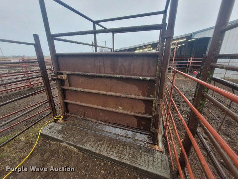image for item ME9065 Shop built  livestock scale