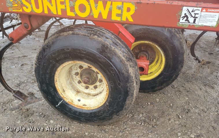 image for item ME9067 Sunflower 5054-43  field cultivator