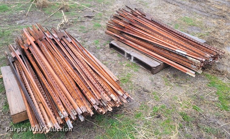 image for item ME9068 (200) 6' L T-posts