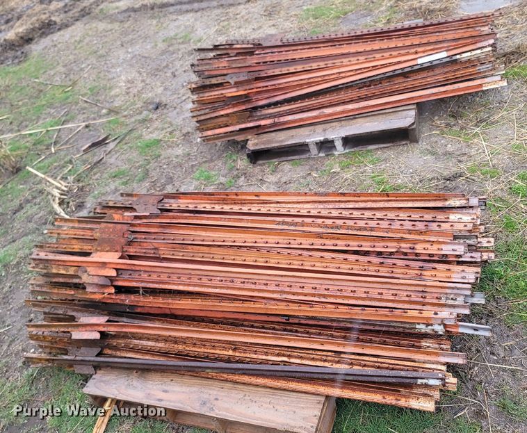 image for item ME9068 (200) 6' L T-posts