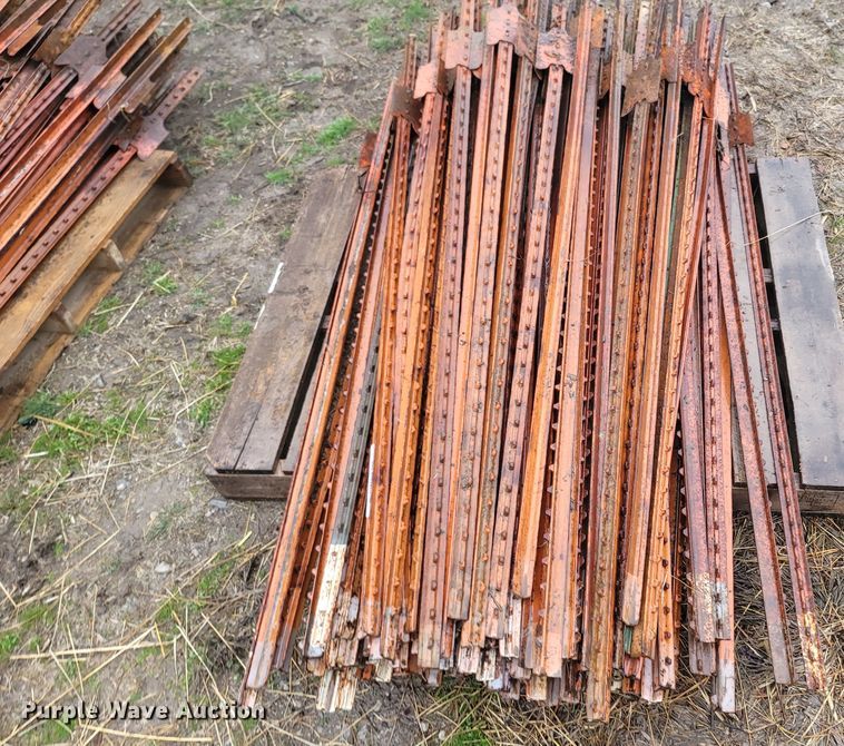 image for item ME9068 (200) 6' L T-posts