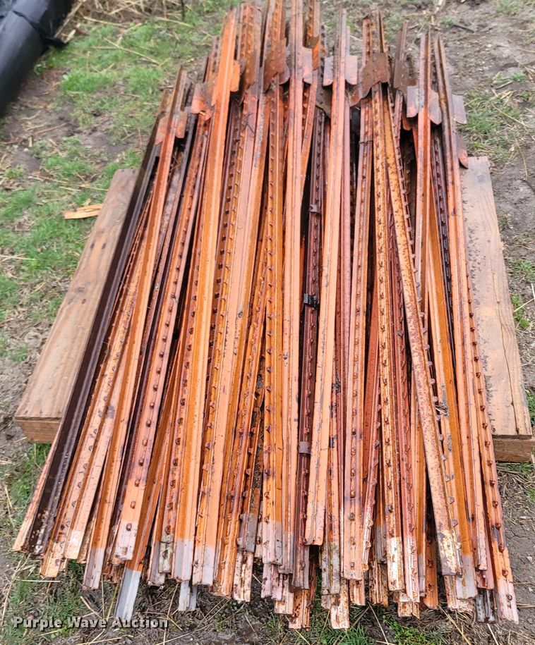 image for item ME9068 (200) 6' L T-posts