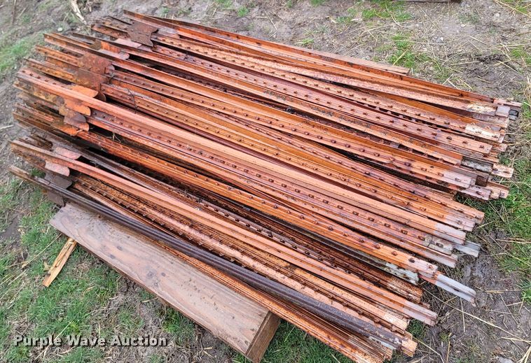 image for item ME9068 (200) 6' L T-posts