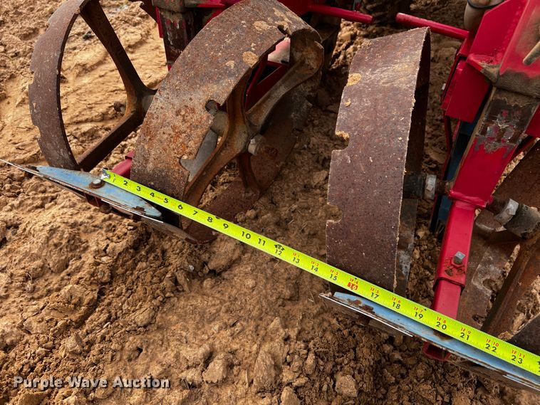 image for item MF9809 RJ Equipment RJNT 600  no-till transplanter