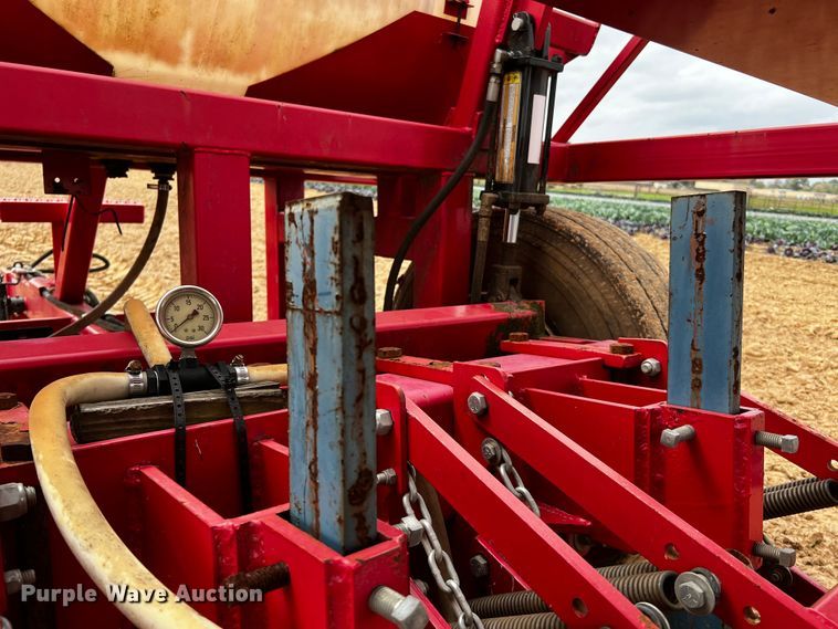 image for item MF9809 RJ Equipment RJNT 600  no-till transplanter