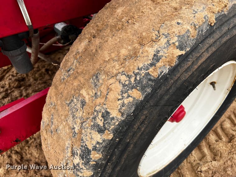 image for item MF9809 RJ Equipment RJNT 600  no-till transplanter