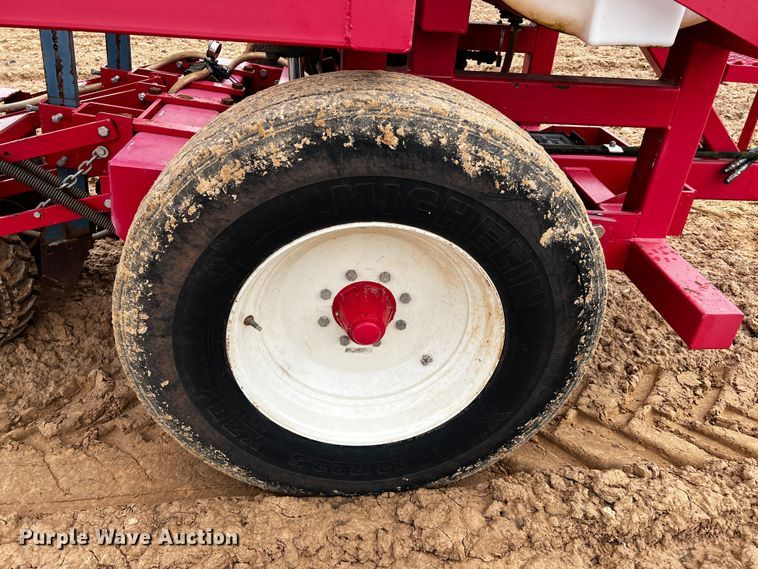 image for item MF9809 RJ Equipment RJNT 600  no-till transplanter