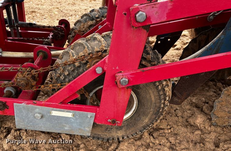 image for item MF9809 RJ Equipment RJNT 600  no-till transplanter