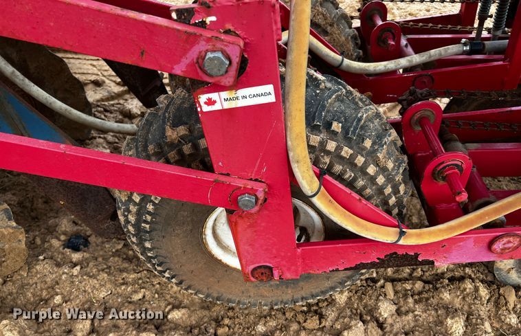 image for item MF9809 RJ Equipment RJNT 600  no-till transplanter