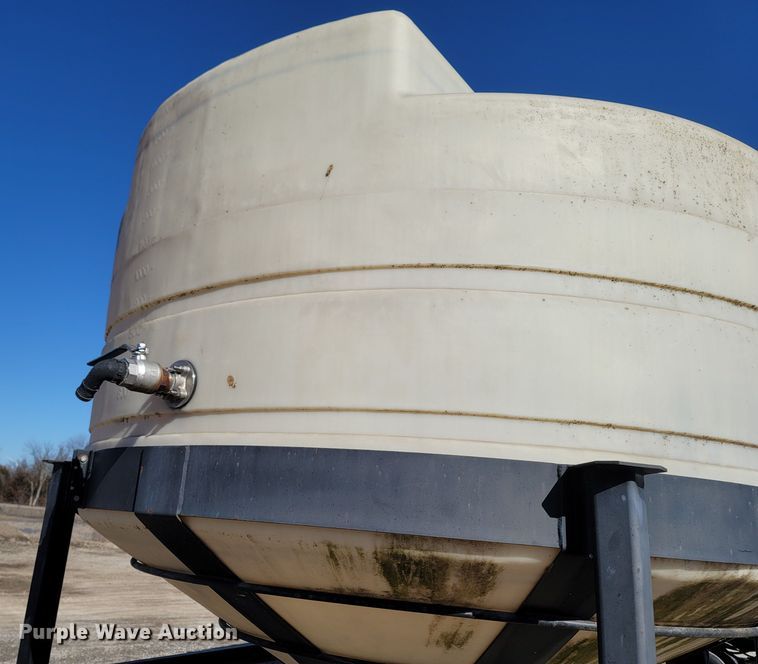 image for item MH9737 Cone bottom poly tank