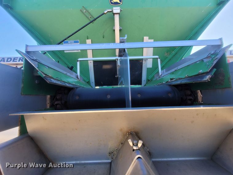 image for item MH9738 2006 John Deere 4920  applicator