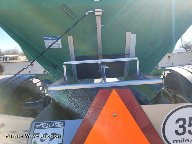 image for item MH9738 2006 John Deere 4920  applicator