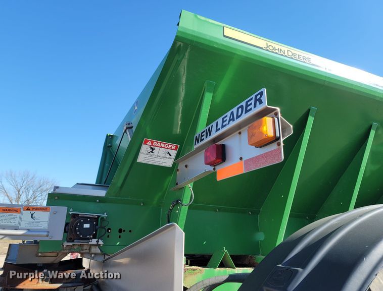 image for item MH9738 2006 John Deere 4920  applicator