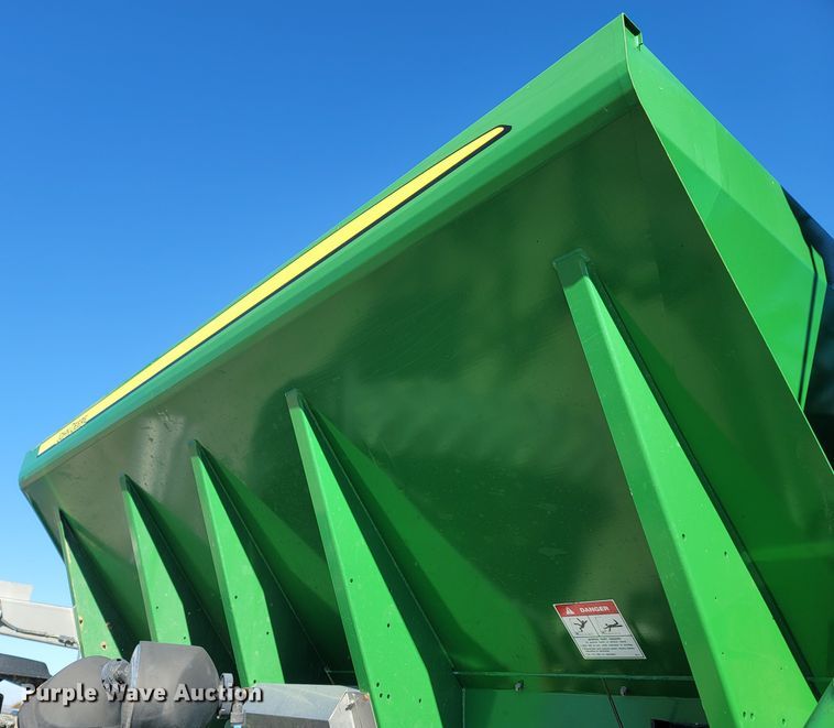 image for item MH9738 2006 John Deere 4920  applicator