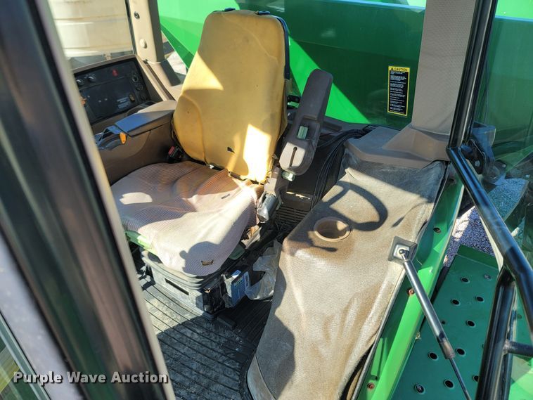 image for item MH9738 2006 John Deere 4920  applicator