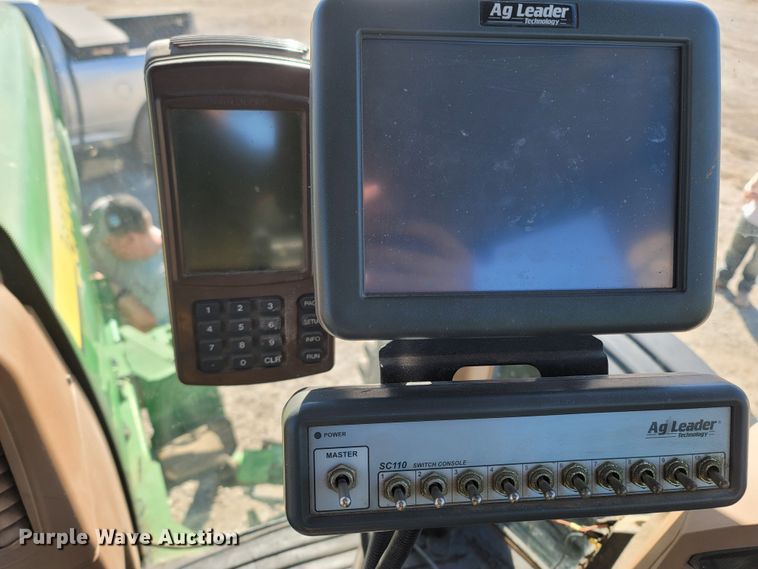 image for item MH9738 2006 John Deere 4920  applicator