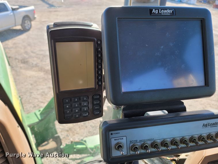 image for item MH9738 2006 John Deere 4920  applicator