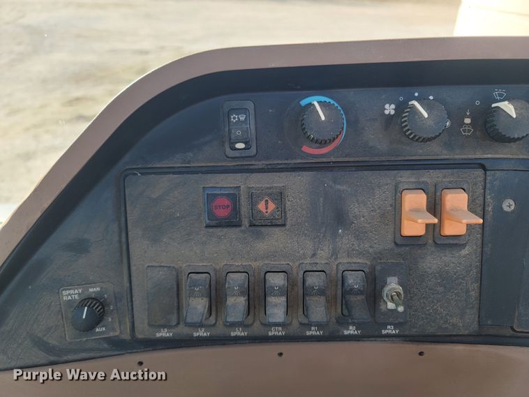 image for item MH9738 2006 John Deere 4920  applicator