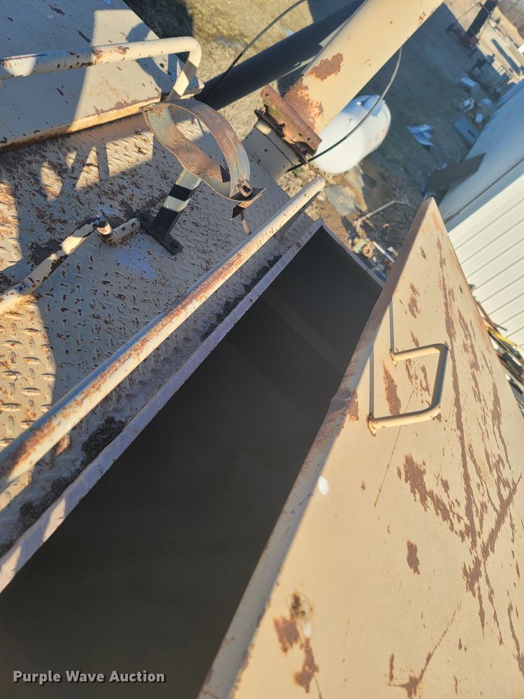 image for item MH9739 Friesen  seed tender