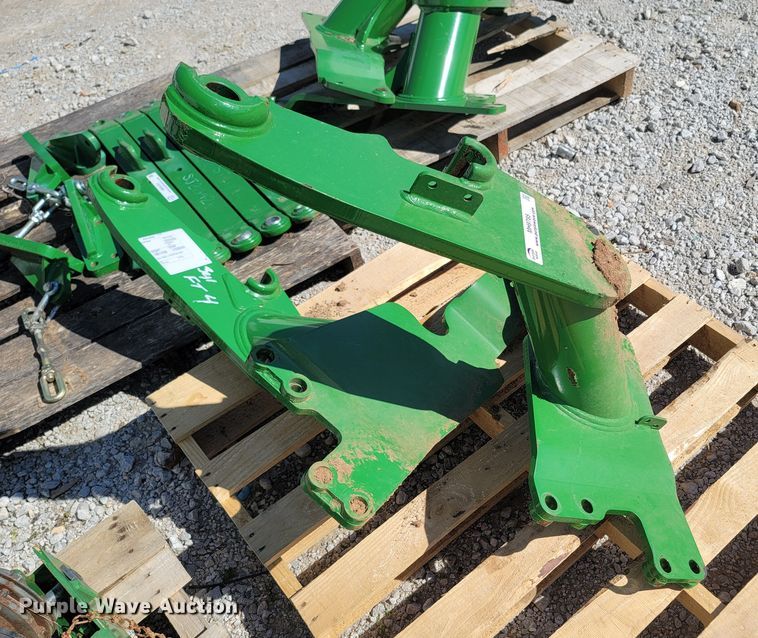 image for item MH9785 John Deere AXX10562  frame mount