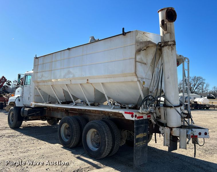 image for item MM9050 1996 International Paystar 5000  fertilizer delivery truck