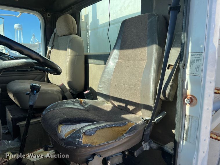 image for item MM9050 1996 International Paystar 5000  fertilizer delivery truck