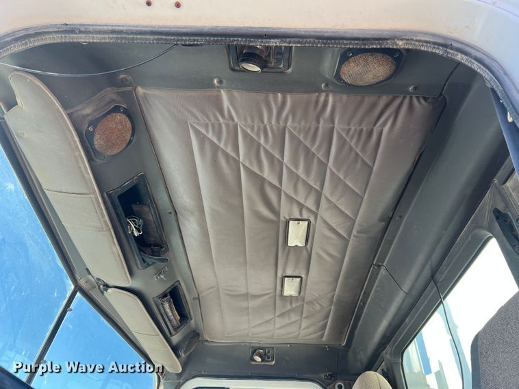 image for item MM9050 1996 International Paystar 5000  fertilizer delivery truck