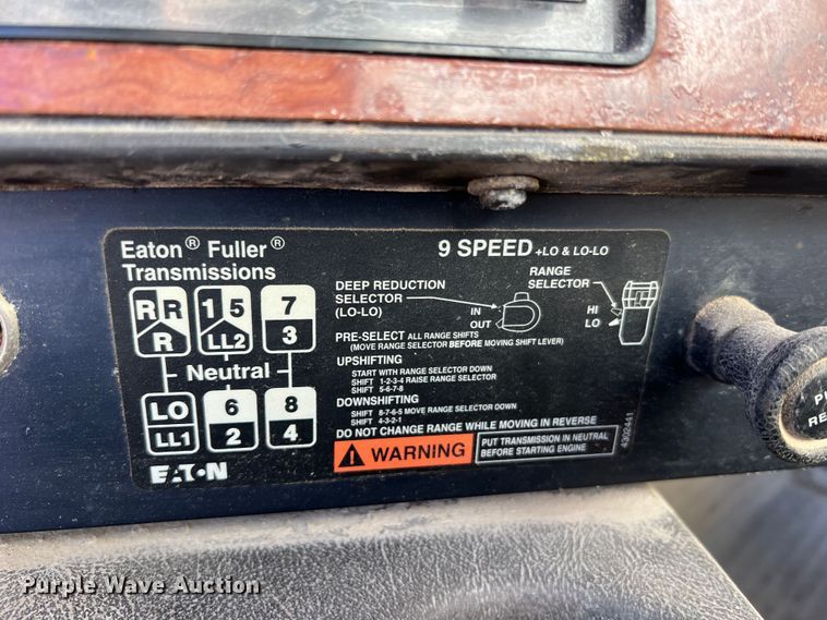 image for item MM9050 1996 International Paystar 5000  fertilizer delivery truck