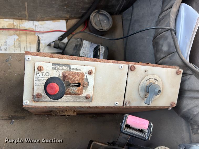 image for item MM9050 1996 International Paystar 5000  fertilizer delivery truck