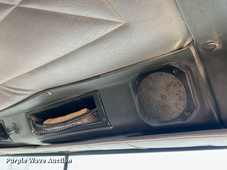 image for item MM9050 1996 International Paystar 5000  fertilizer delivery truck