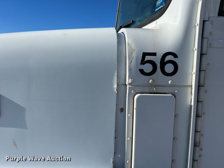 image for item MM9050 1996 International Paystar 5000  fertilizer delivery truck