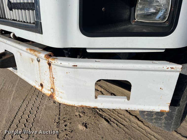 image for item MM9050 1996 International Paystar 5000  fertilizer delivery truck