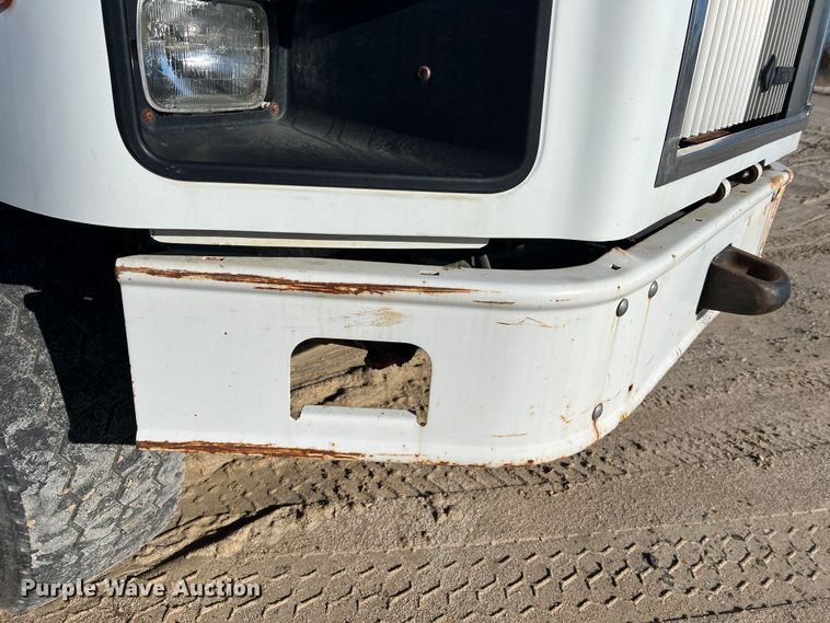 image for item MM9050 1996 International Paystar 5000  fertilizer delivery truck