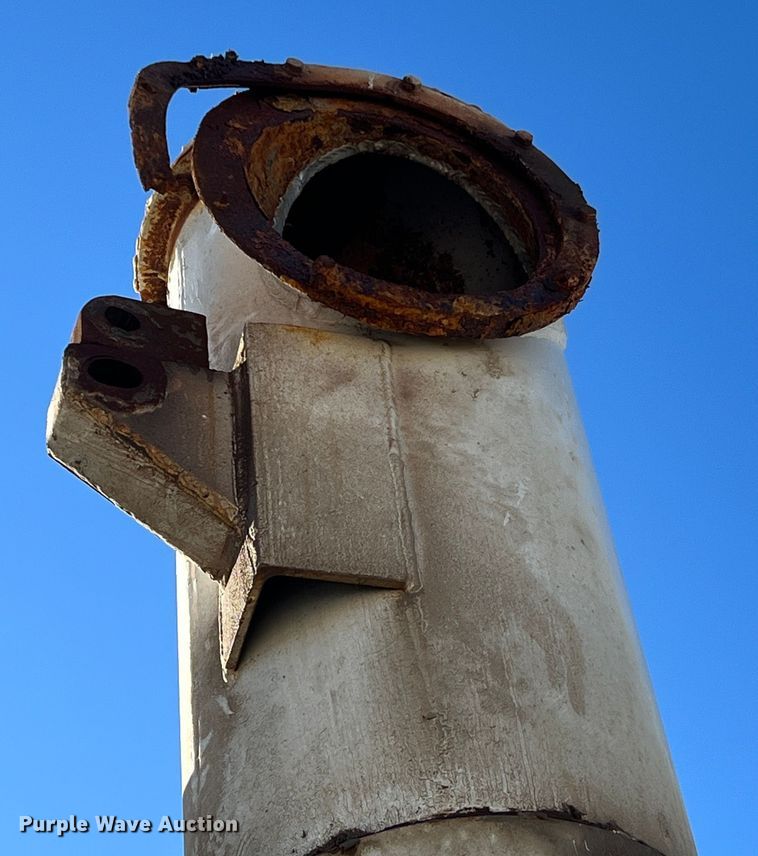 image for item MM9050 1996 International Paystar 5000  fertilizer delivery truck