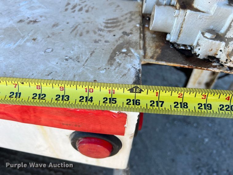 image for item MM9050 1996 International Paystar 5000  fertilizer delivery truck