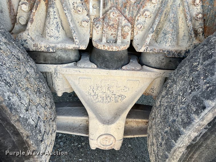 image for item MM9050 1996 International Paystar 5000  fertilizer delivery truck