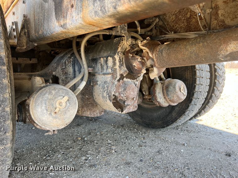 image for item MM9050 1996 International Paystar 5000  fertilizer delivery truck