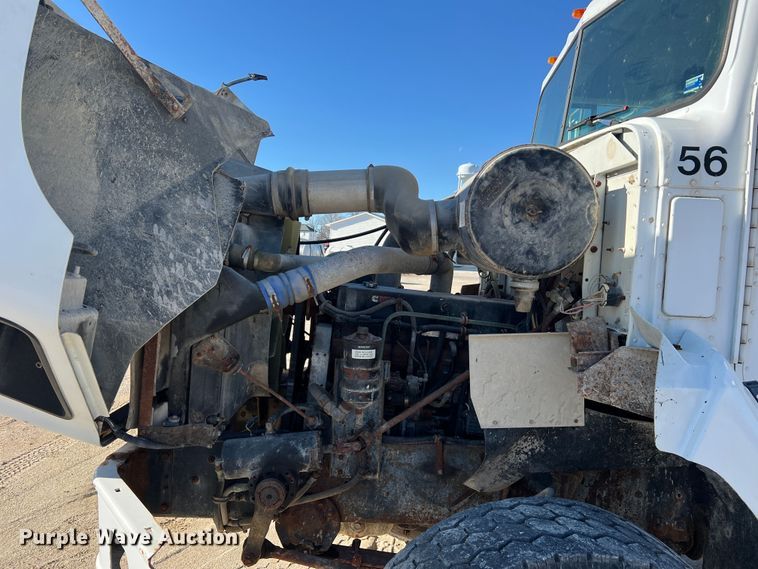 image for item MM9050 1996 International Paystar 5000  fertilizer delivery truck