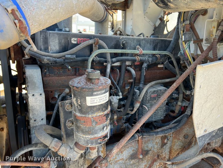 image for item MM9050 1996 International Paystar 5000  fertilizer delivery truck