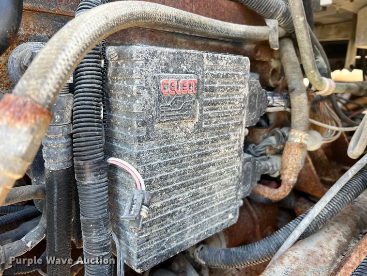 image for item MM9050 1996 International Paystar 5000  fertilizer delivery truck