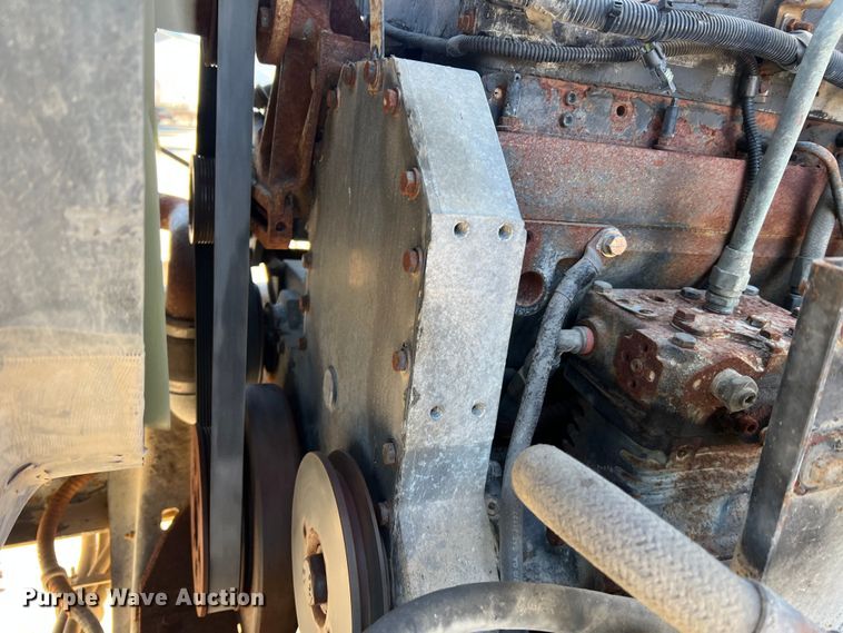 image for item MM9050 1996 International Paystar 5000  fertilizer delivery truck