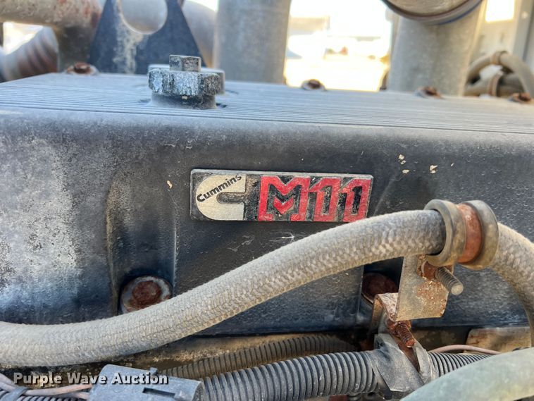 image for item MM9050 1996 International Paystar 5000  fertilizer delivery truck