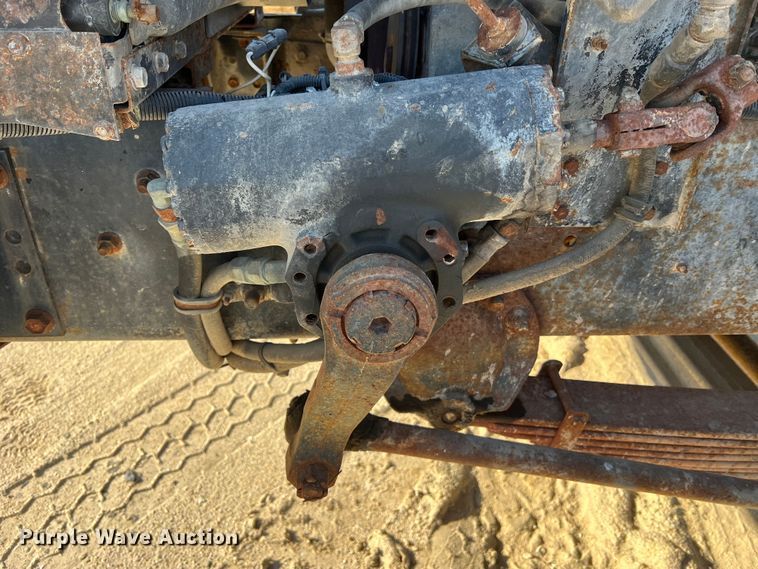 image for item MM9050 1996 International Paystar 5000  fertilizer delivery truck