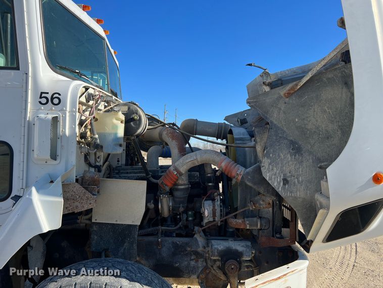 image for item MM9050 1996 International Paystar 5000  fertilizer delivery truck