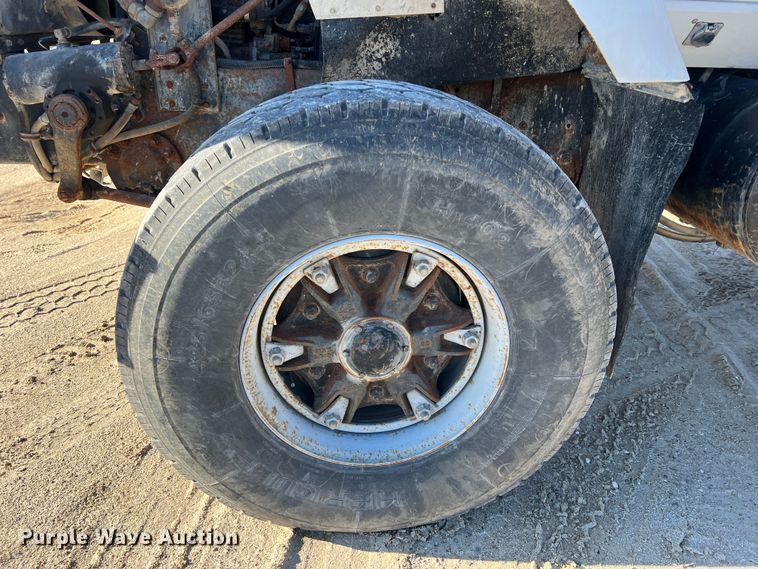 image for item MM9050 1996 International Paystar 5000  fertilizer delivery truck