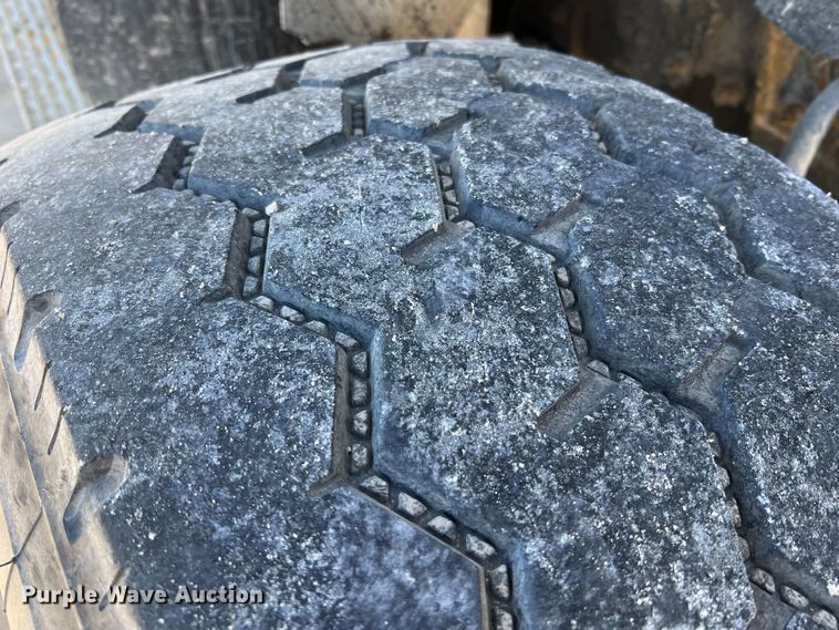 image for item MM9050 1996 International Paystar 5000  fertilizer delivery truck