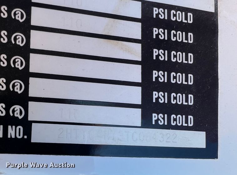 image for item MM9050 1996 International Paystar 5000  fertilizer delivery truck