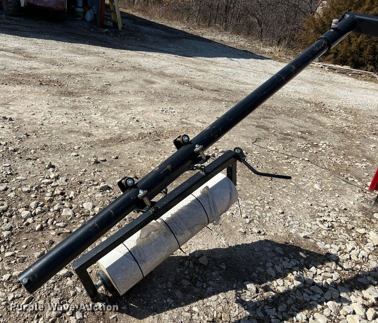 image for item MM9185 Unverferth Round About  bale wrapper