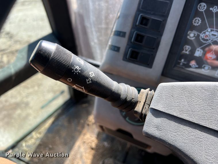 image for item MM9187 1993 AGCO Allis 8630  MFWD tractor