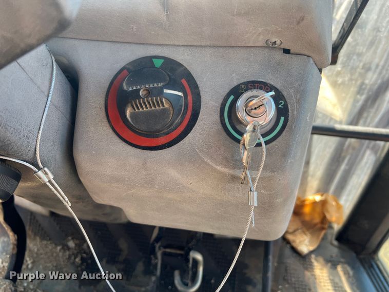 image for item MM9187 1993 AGCO Allis 8630  MFWD tractor